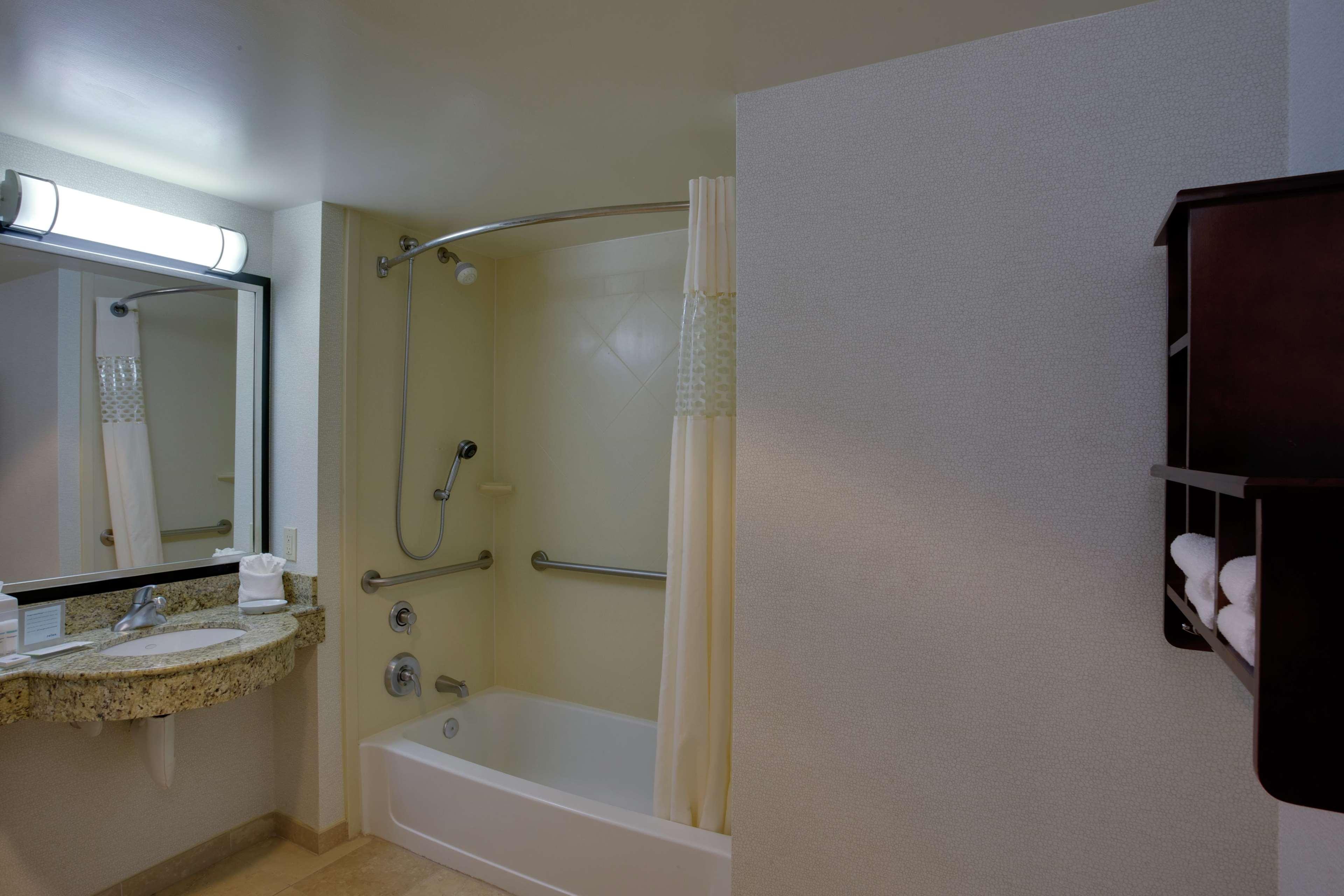 Hampton Inn By Hilton Garden City Long Island Exterior foto