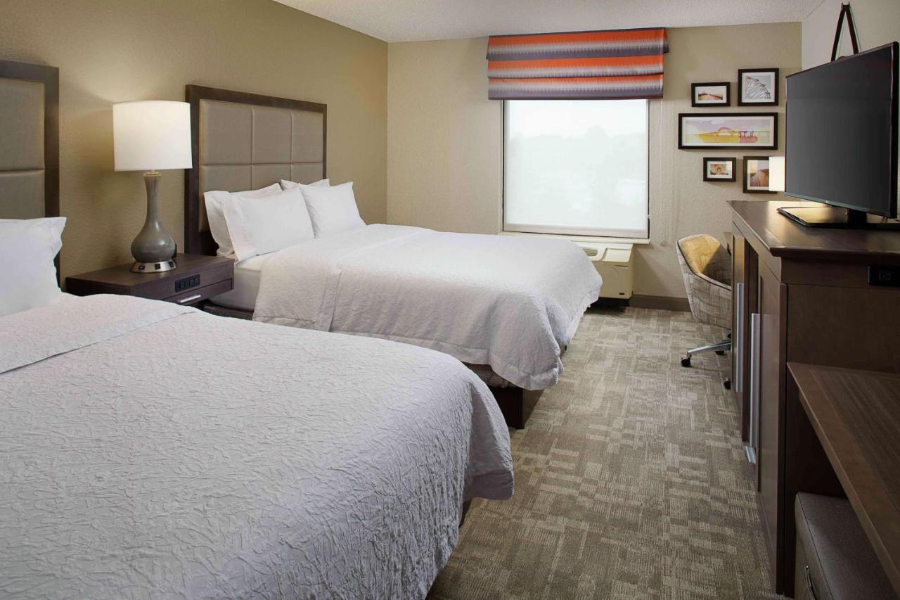 Hampton Inn By Hilton Garden City Long Island Exterior foto