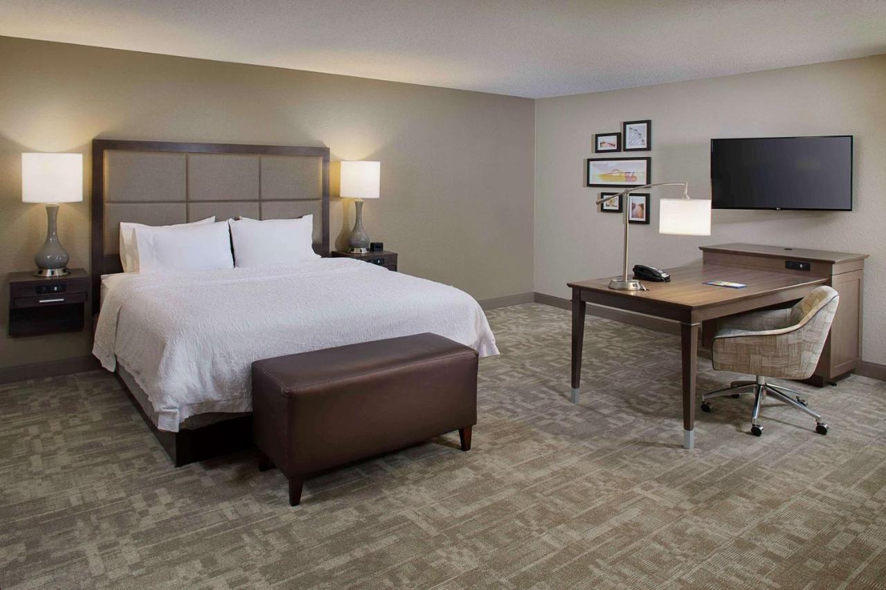 Hampton Inn By Hilton Garden City Long Island Exterior foto