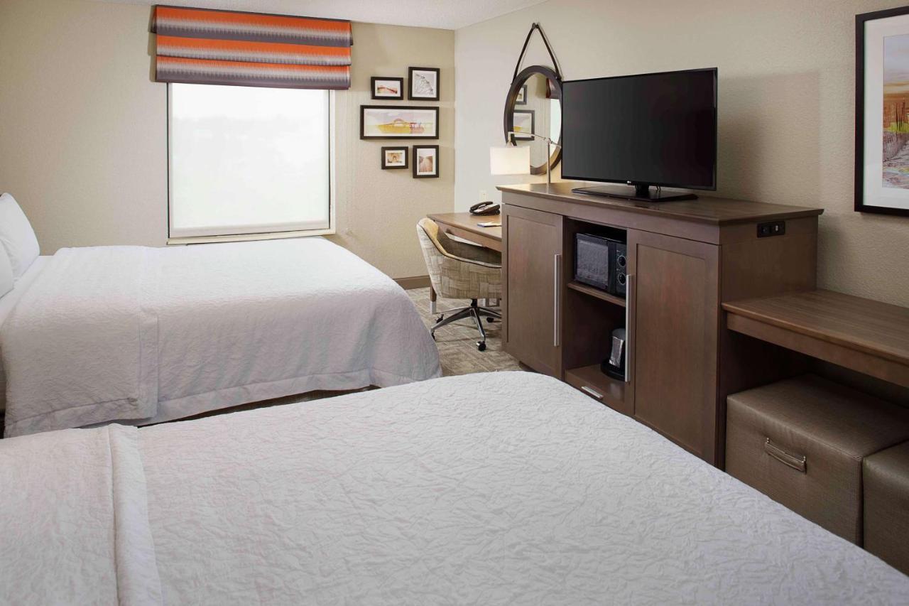 Hampton Inn By Hilton Garden City Long Island Exterior foto