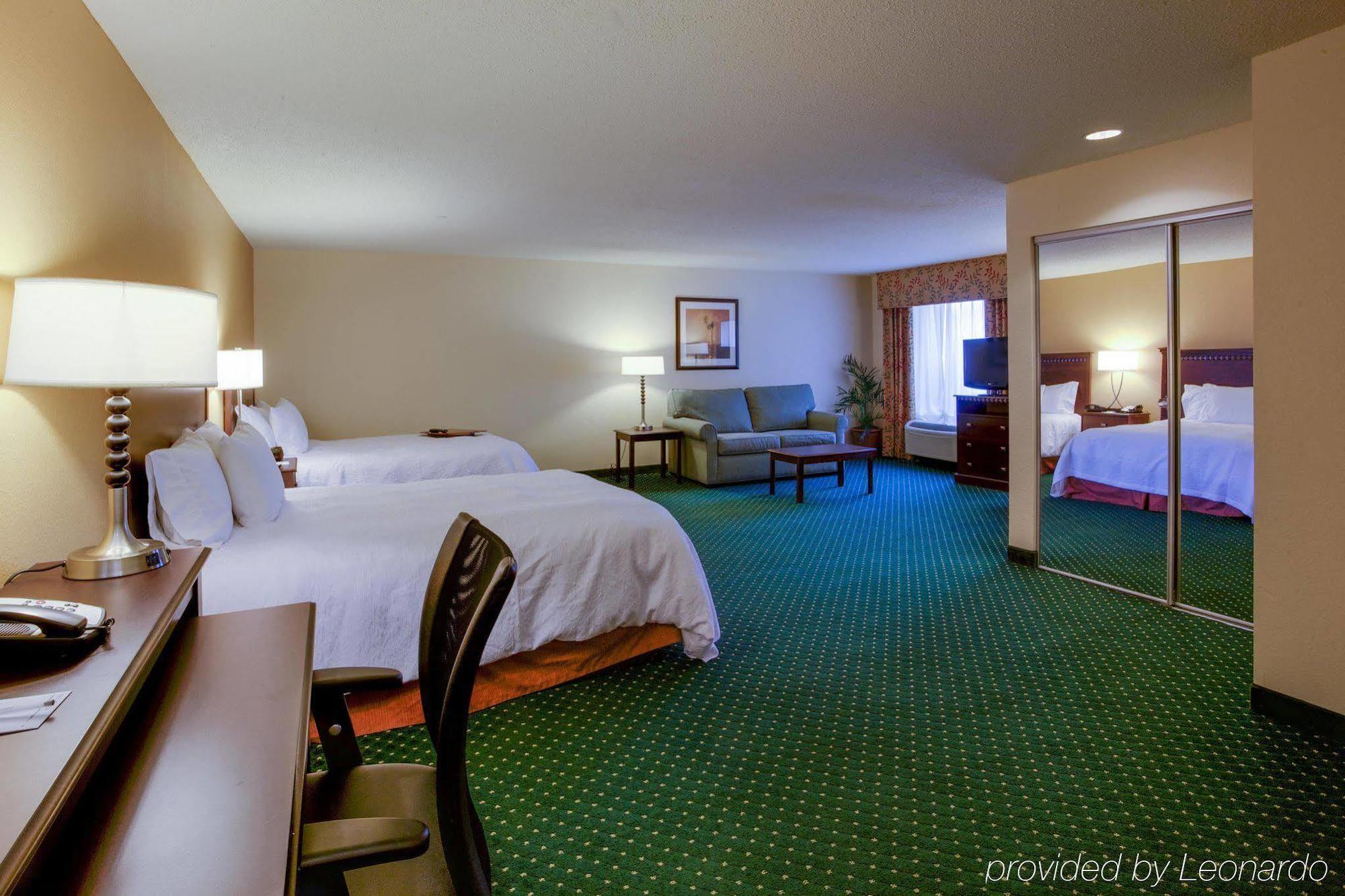 Hampton Inn By Hilton Garden City Long Island Exterior foto
